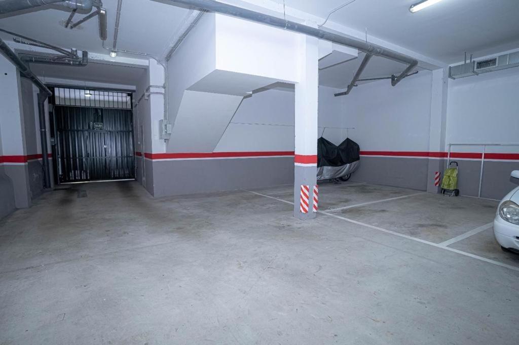Apartamento Palacio Valdes, Centro Aviles, Con Parking Exterior photo